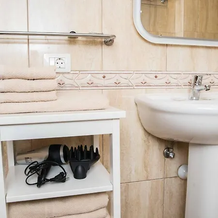 Διαμέρισμα 2 Bdr In Mar Pm120 Pool Parking *