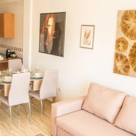 Διαμέρισμα 2 Bdr In Mar Pm120 Pool Parking