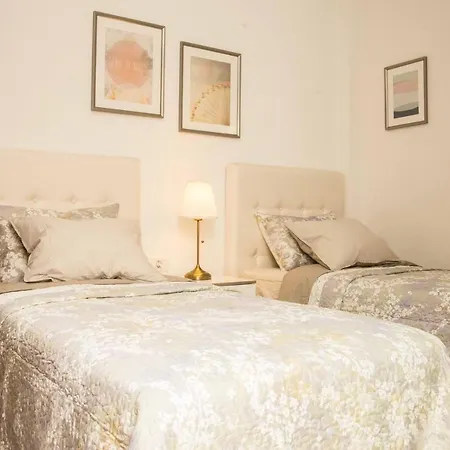 Διαμέρισμα 2 Bdr In Mar Pm120 Pool Parking *